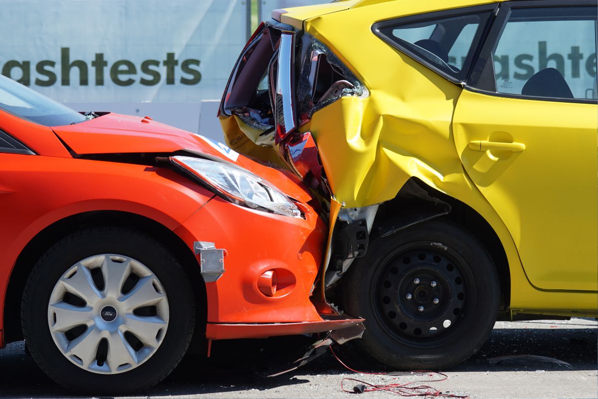 ¿Qué pasa si tengo un accidente con un conductor sin seguro?
